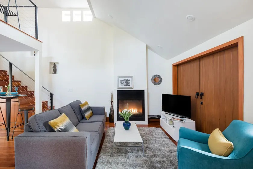 Beautiful and Private Modern Cottage Close to Silicon Valley - Image 1