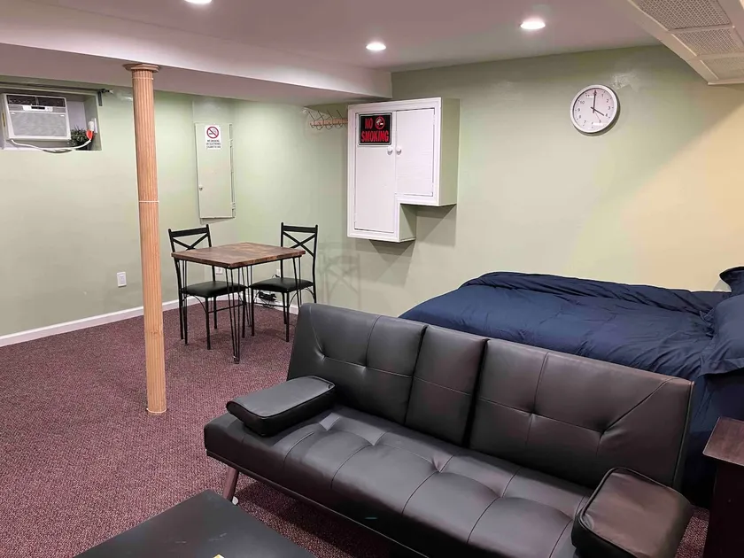 1 Bedroom Basement, NEWLY Renovated - Image 1