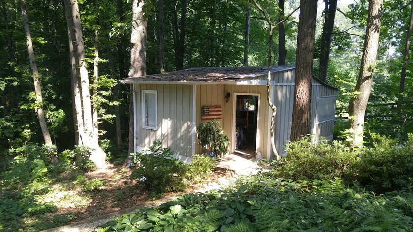 Horse Pasture Garden Cottage - Image 1
