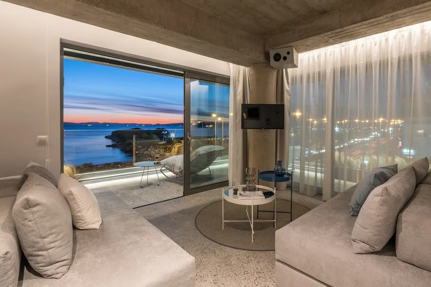 Porfyra B2 Master Suite - Image 1