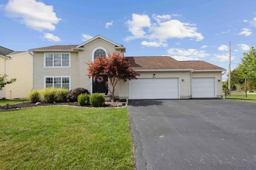 Modern, Large 4BR Home in Perrysburg – Near Dining - Image 1