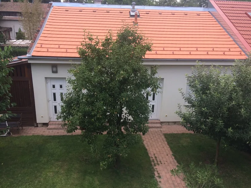 House with garden at the River Danube - Image 1