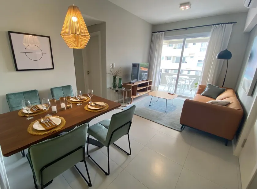 Spacious apartment with 2 bedrooms and 2 garages - Image 1