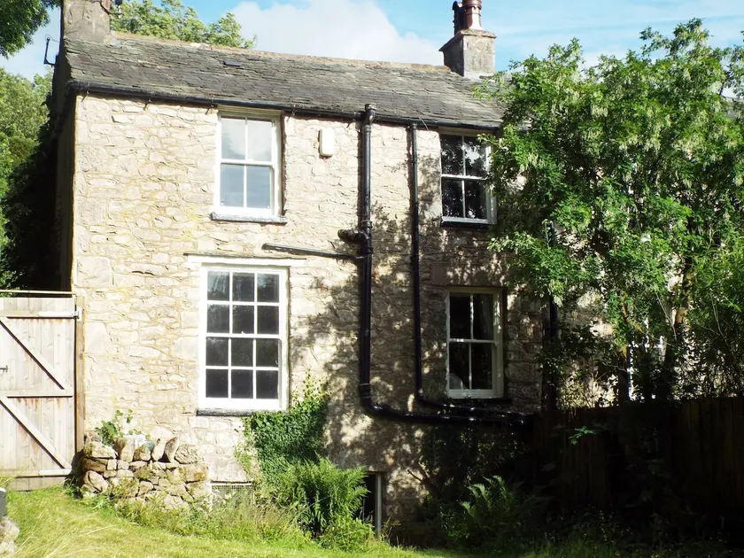Lakeside Cottage, Silverdale, Lancashire - Image 1