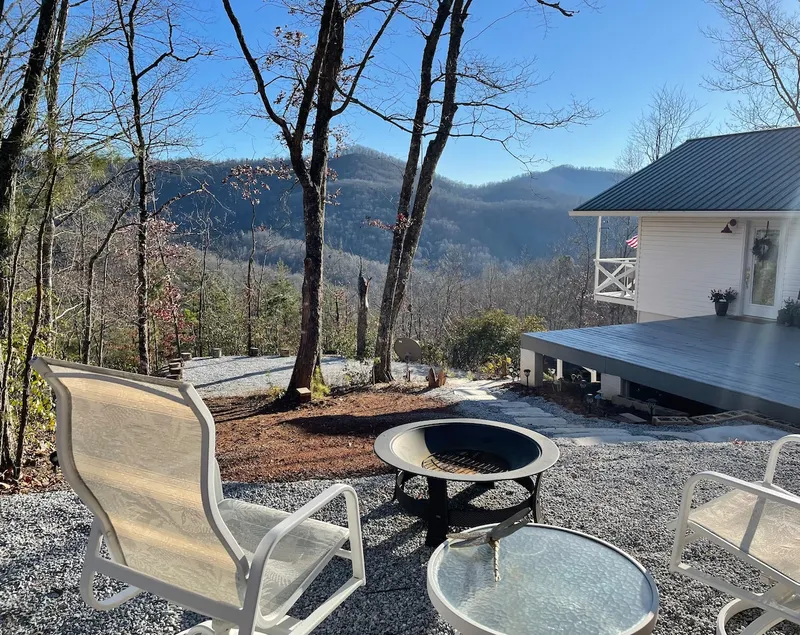 Cowee Cliff House - Image 1