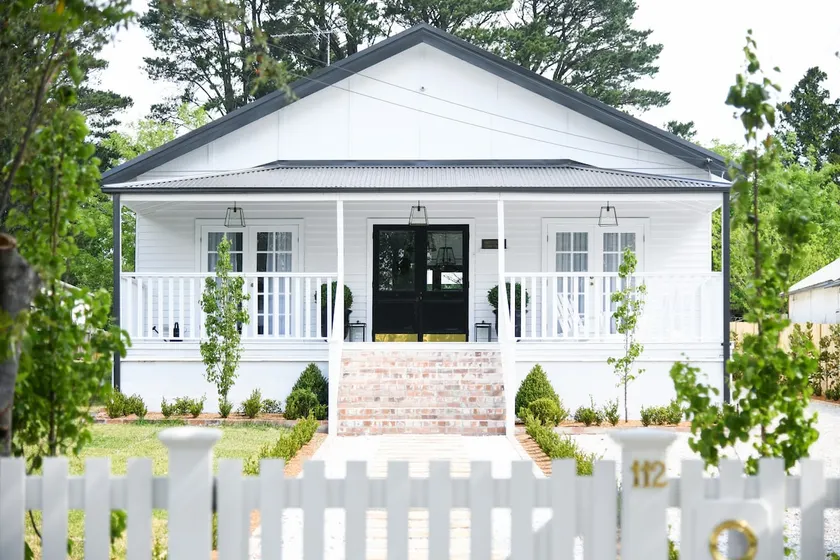 Orchard Cottage, Luxury Hamptons House in Leura - Image 1