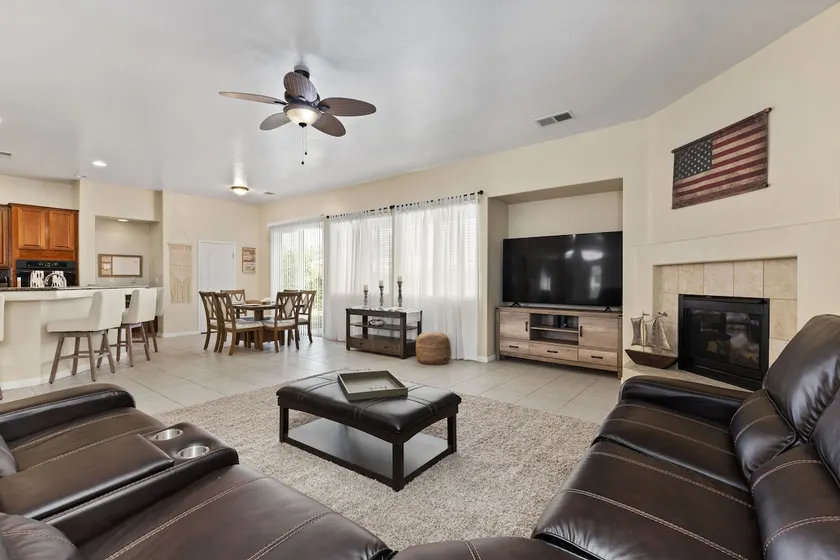 Beautiful home Newly Furnished Pool table KING BED - Image 1