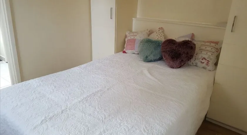 Flat near to Central London (15-20min by train) - Image 1