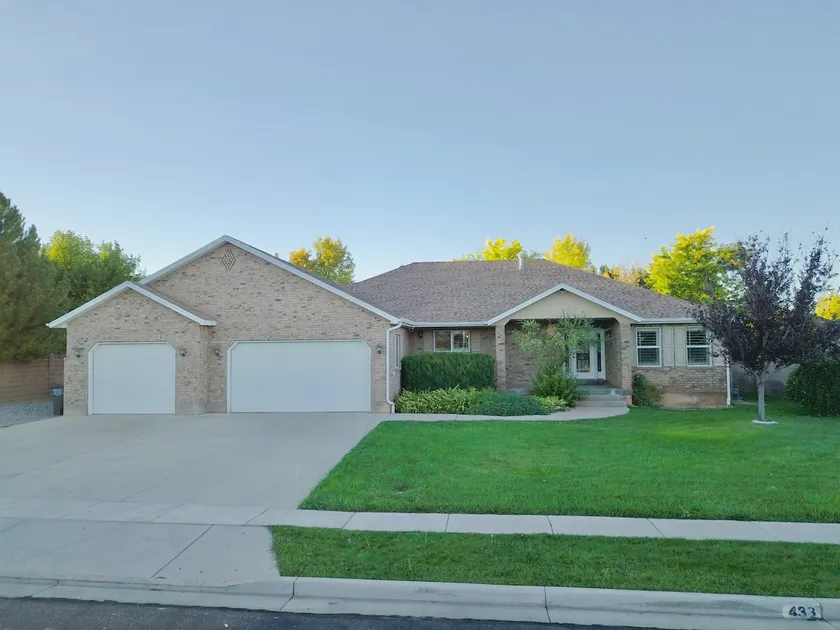 Huge immaculate home! Memories await! - Image 1