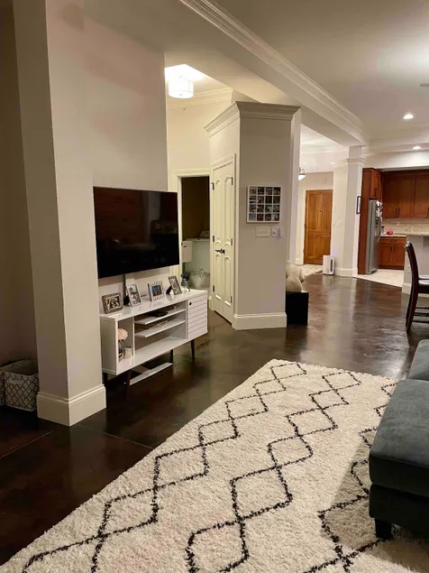 Modern 2-bedroom condo 7 minutes from Purdue - Image 1