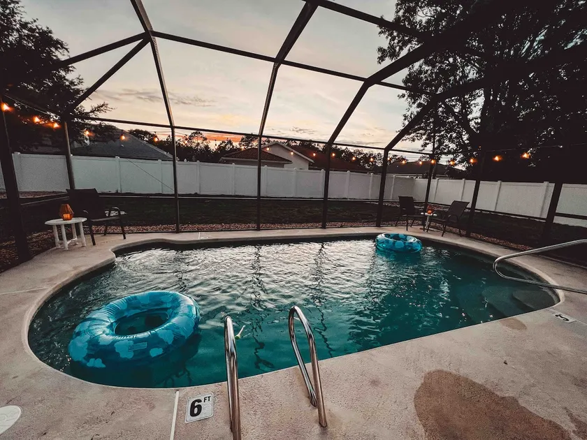 The EBB TIDE-private pool + just mins to beach! - Image 1