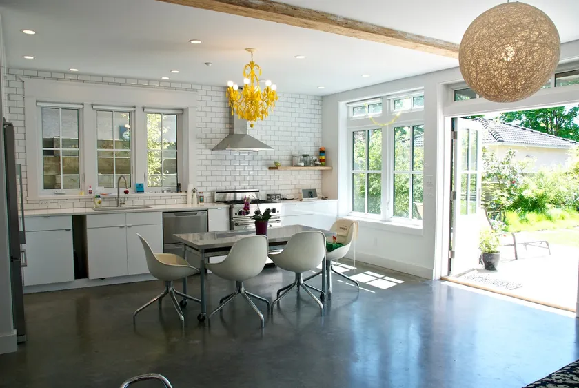 Modern Architectural lakeside Home On The Park - Image 1