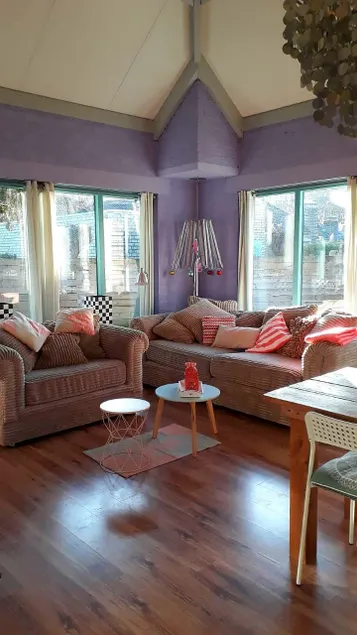 Wonderful, colorful villa - Image 1