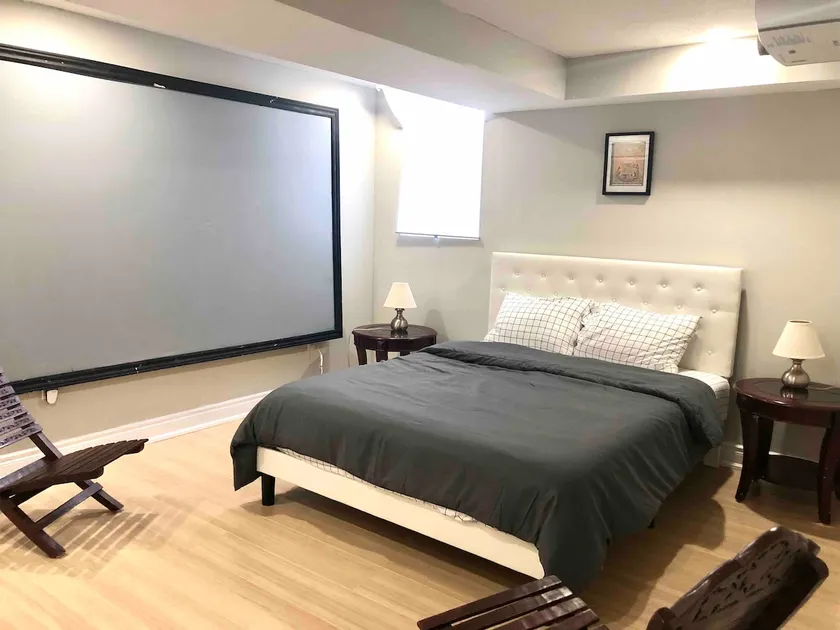 Luxury two-bedrooms guest Apartment + Free Parking - Image 1