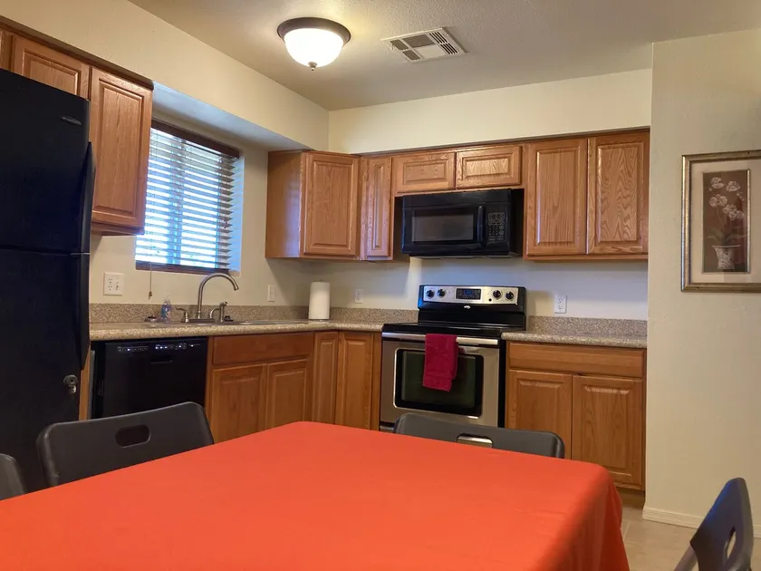 Spacious Sonoran 3 bed 2 bath Home - Image 1