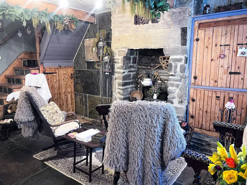 Travel Back in Time Fairy Cottage on the Cobbles an Experience Property - Image 1