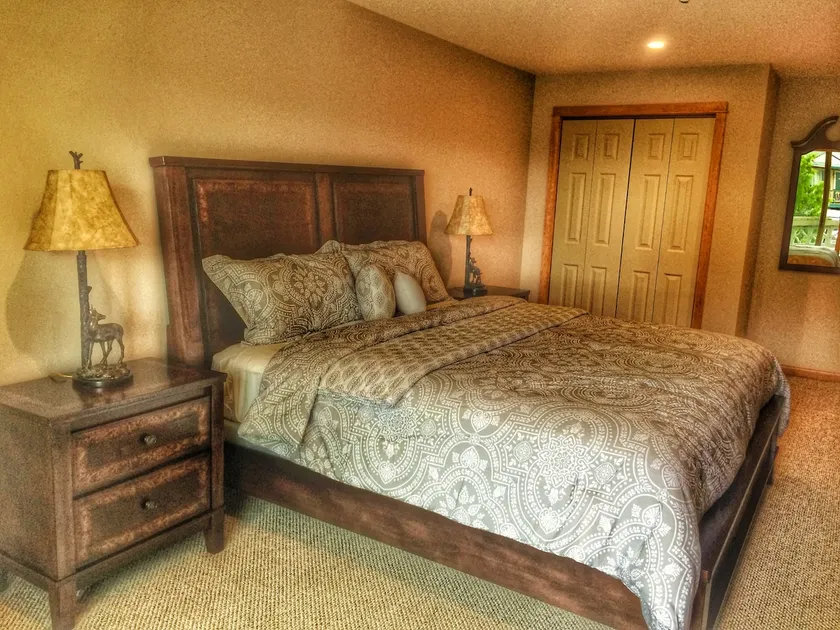 Suite 5, Main Street / great location - Image 1