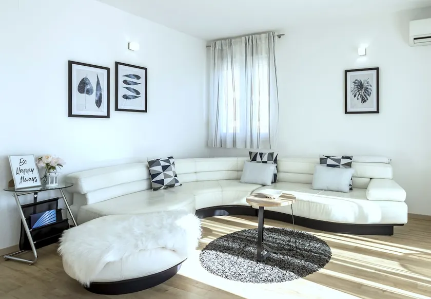 Iris beach apartments (3) - Image 1