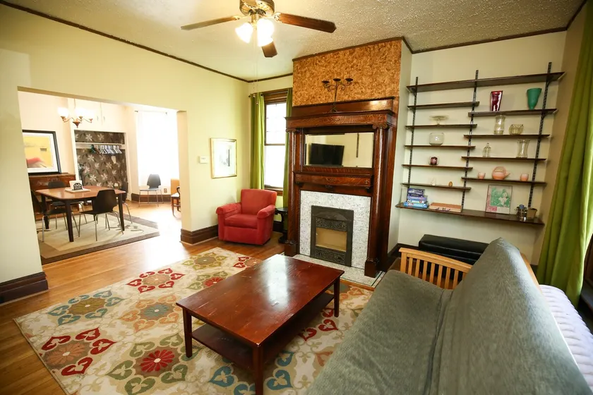 Large, kid friendly, private home on a brick street, 10 mins from downtown - Image 1