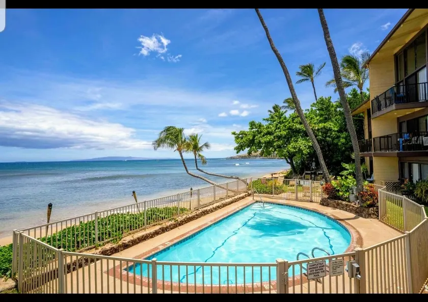 2 Story Beach Front Specious Condo on Sugar Beach - Image 1