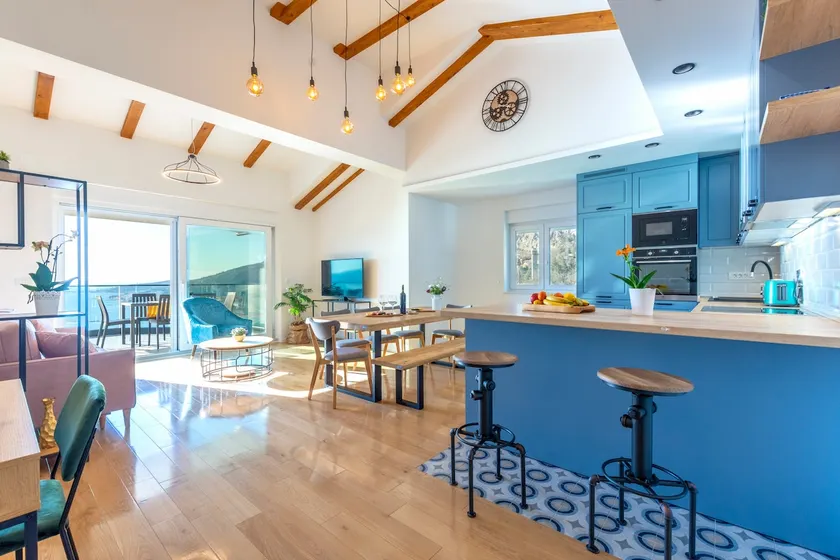 New ”Lucy” ***** apartment with stunning view - Image 1
