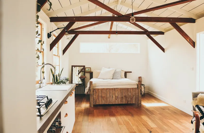 Stunningly presented farm studio close to beaches - Image 1