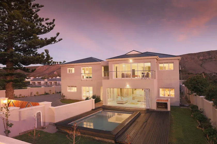 269 on Main Holiday Home - Image 1