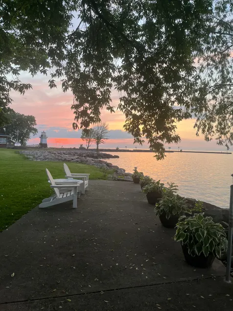 Waterfront Oasis - Image 1