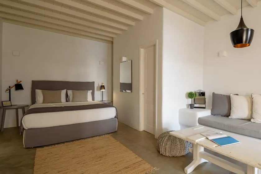 Cova Mykonos Suites - Image 1