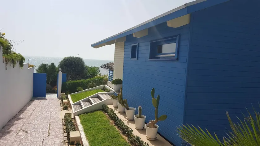 Wooden house, waterfront... - Image 1