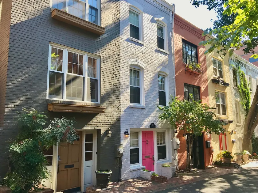 Chic, Boutique Row House in the Heart Georgetown - Image 1