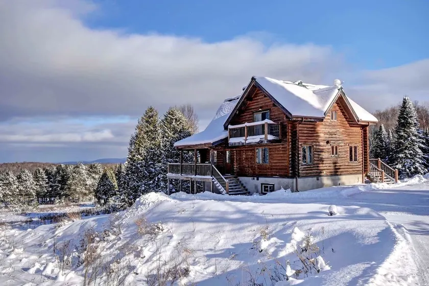 Log Chalet w/ Lake Access, Hot Tub & Pool Table - Image 1