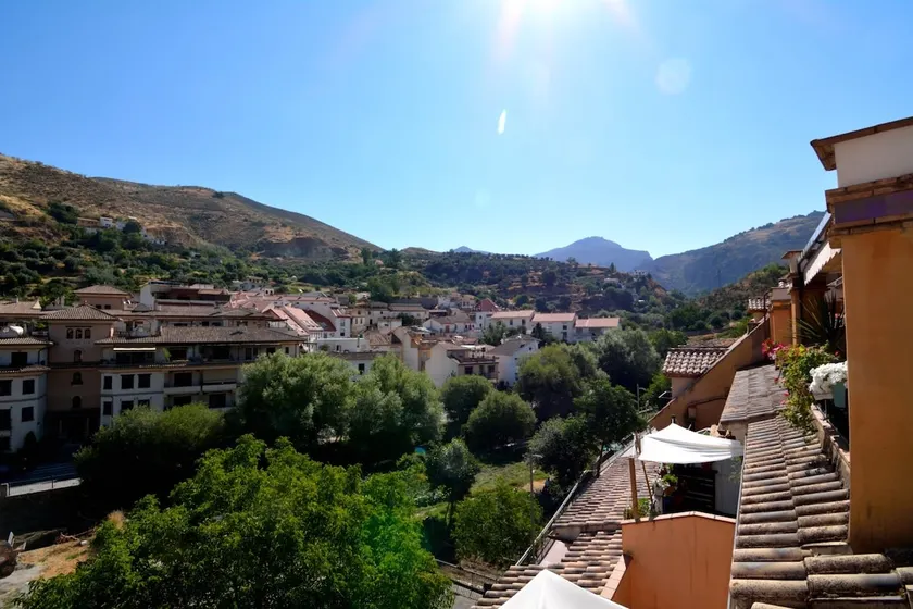 Panoramic terrace! Ideal for hikers. - Image 1