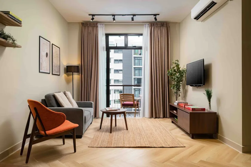 Work & Play: Resort-Style 2BR, FastWiFi & Netflix - Image 1
