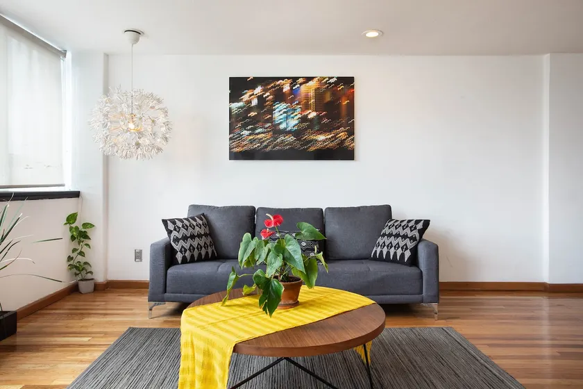 A spacious studio two blocks from the WTC - Image 1