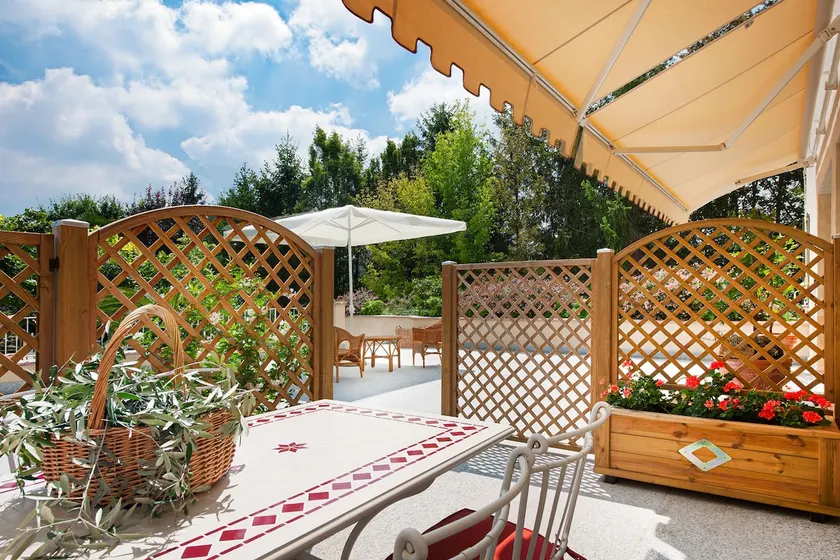 Ares Apartment with Pool - Image 1