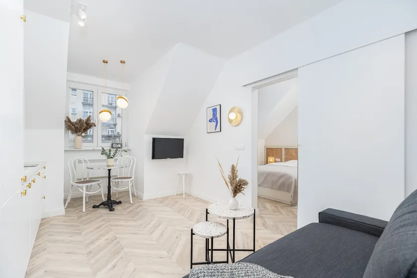 Bohemian Atelier • 1BR • A/C • Main Square - Image 1