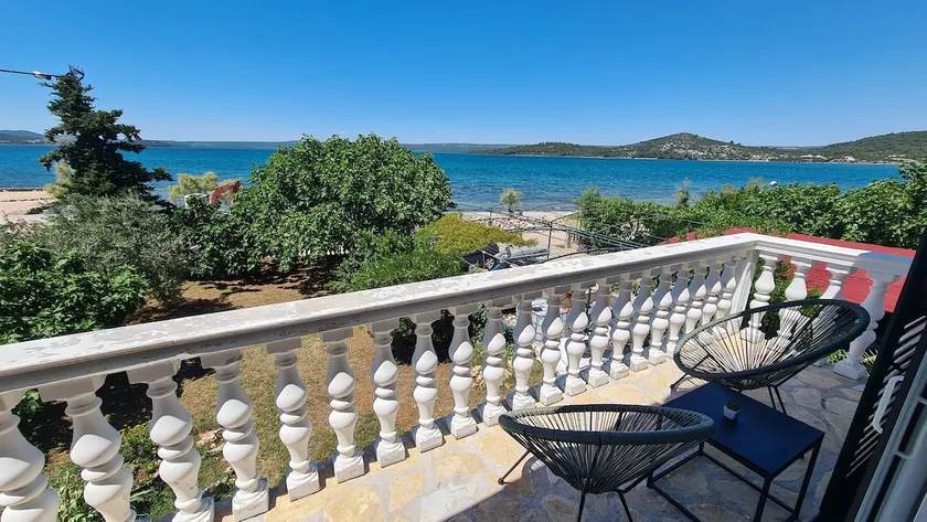 Oceanview Apartment 3 - Image 1