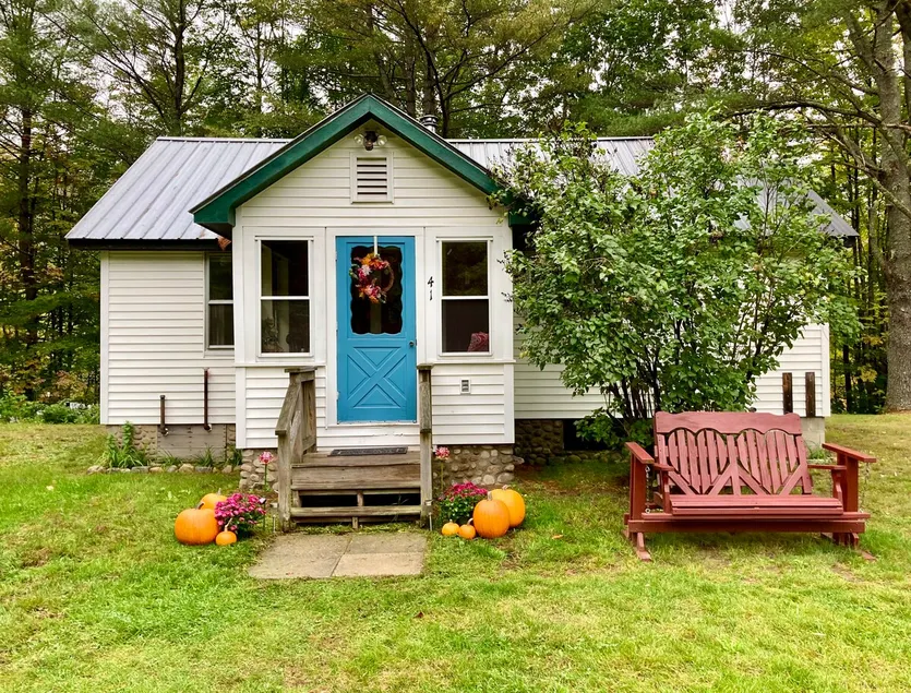 Sunday River Orchard w/Fireplace, Firepit & Hens! - Image 1