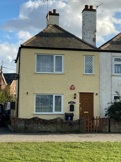 Cosy Cottage Great Bentley near station and shops - Image 1