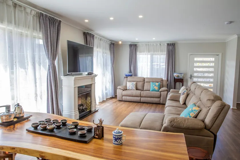 Ryan's Holiday House - Image 1