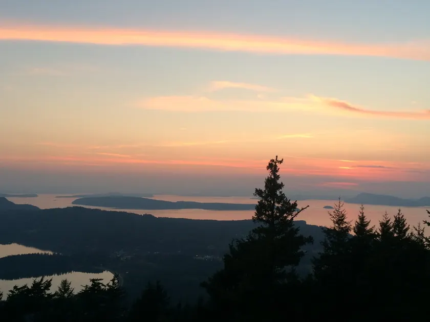 Orcas Island Sunset Retreat - Image 1