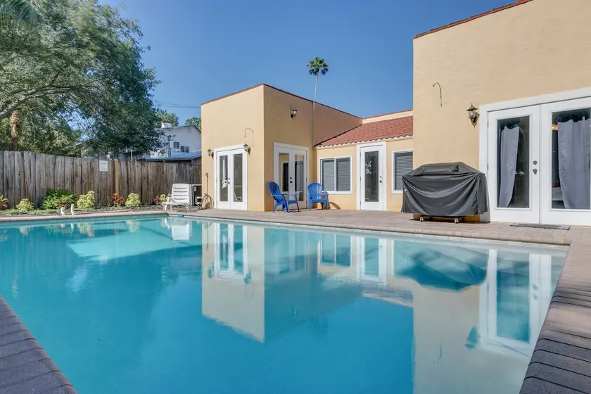 Heated Pool 4bd/2ba Sleep 12 in Beds Near FIT/Golf - Image 1
