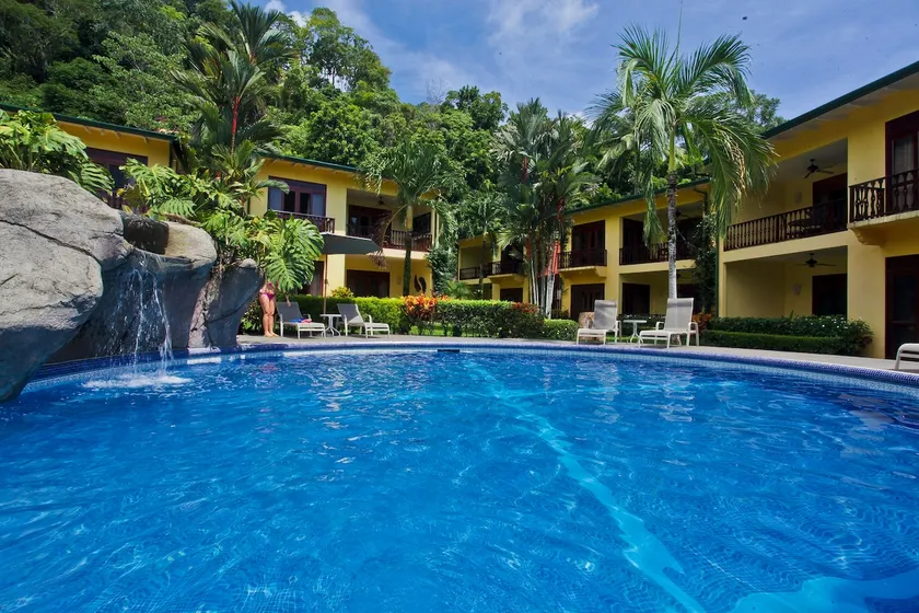 Club Del Sol by Dream Makers - Image 1