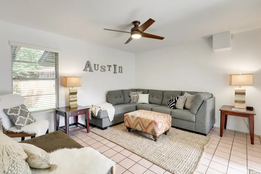 ★Great For Exploring the SoCo Area - Sleeps 6!★ - Image 1