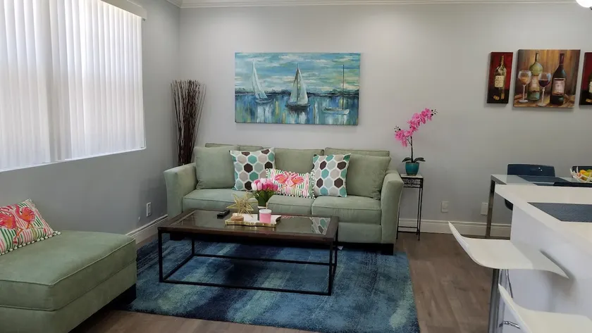 Sam's Place in Historic Hollywood FL 10 min to beach. High quality finishes. - Image 1