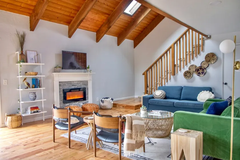 Harris Beach Bungalow, Ultimate Coastal Getaway - Image 1