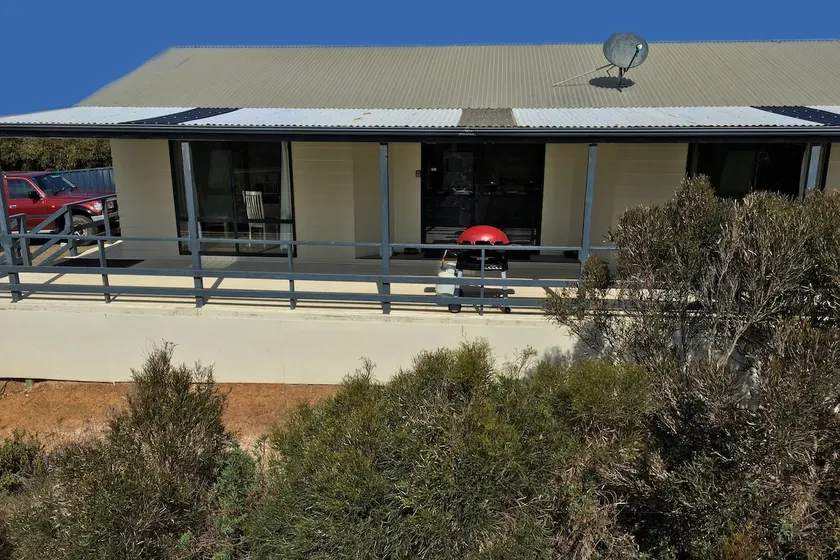 Island Time at Vivonne Bay - short walk to beach - Image 1