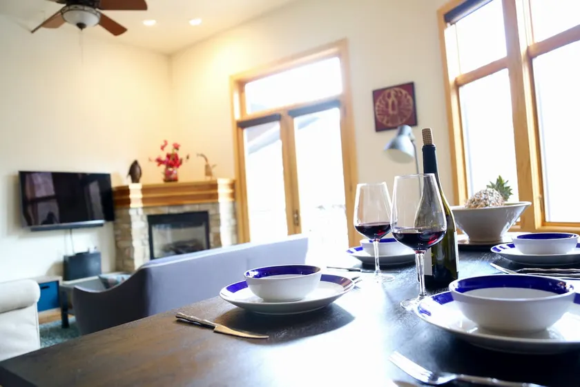 Dwntwn Riverwalk Luxury Loft - Honeymoon Ste! - Image 1