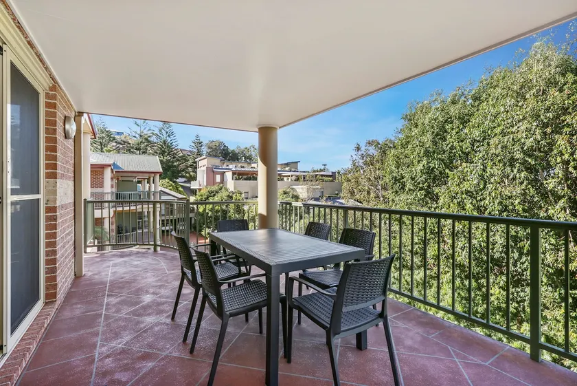 Terralong Terrace 2 bedroom poolside spa apartment - Image 1